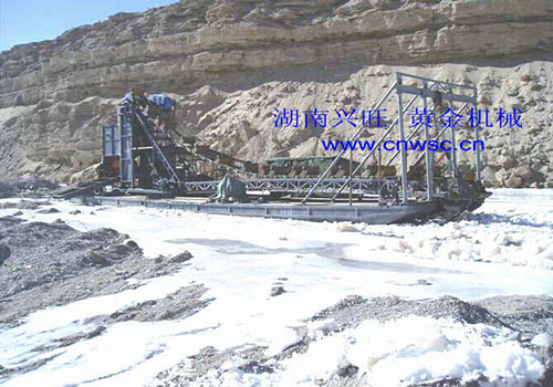 高海拔、高寒凍土礦區(qū)，采金船